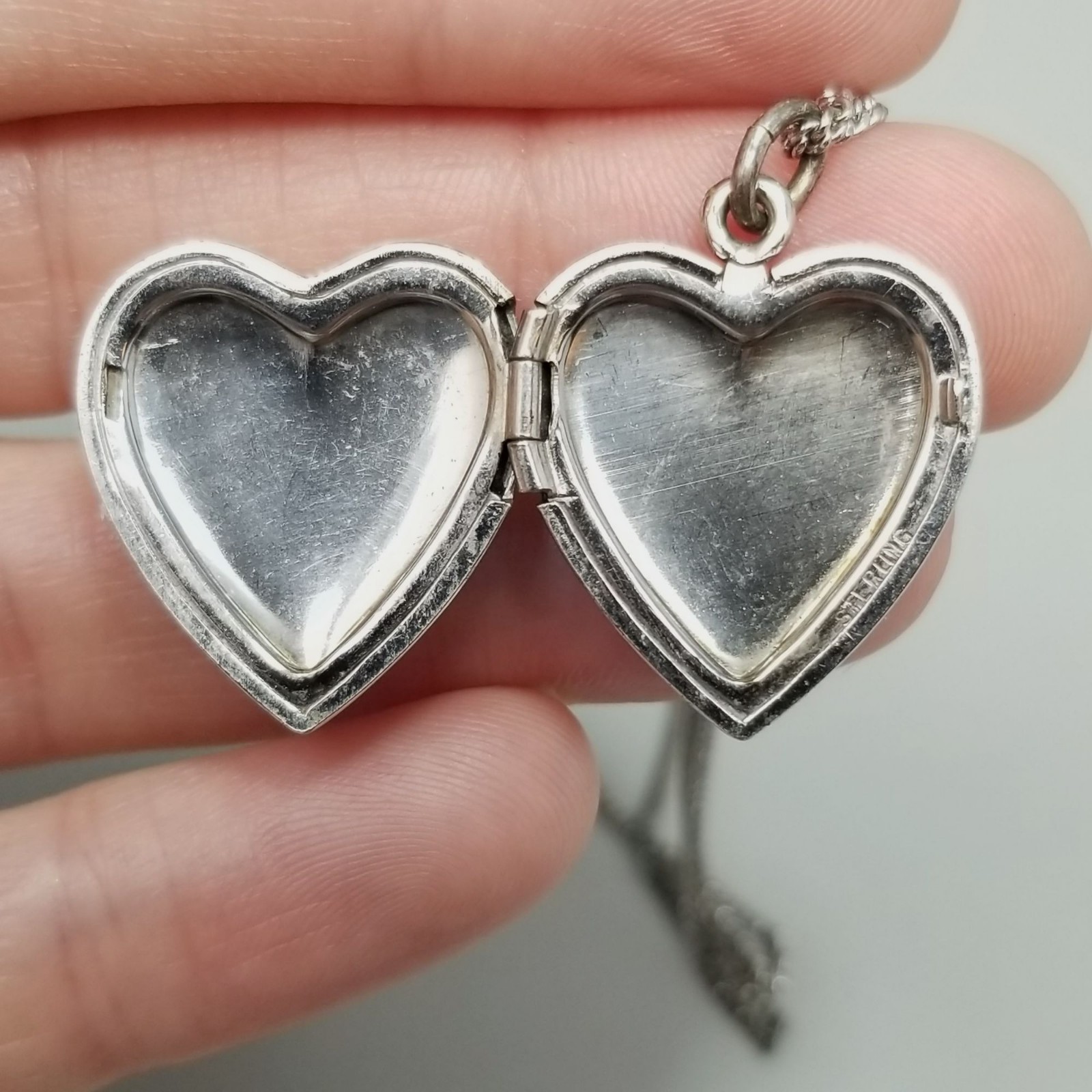 Vintage Sterling Silver Army Eagle Sweetheart Locket Pendant Necklace WWII