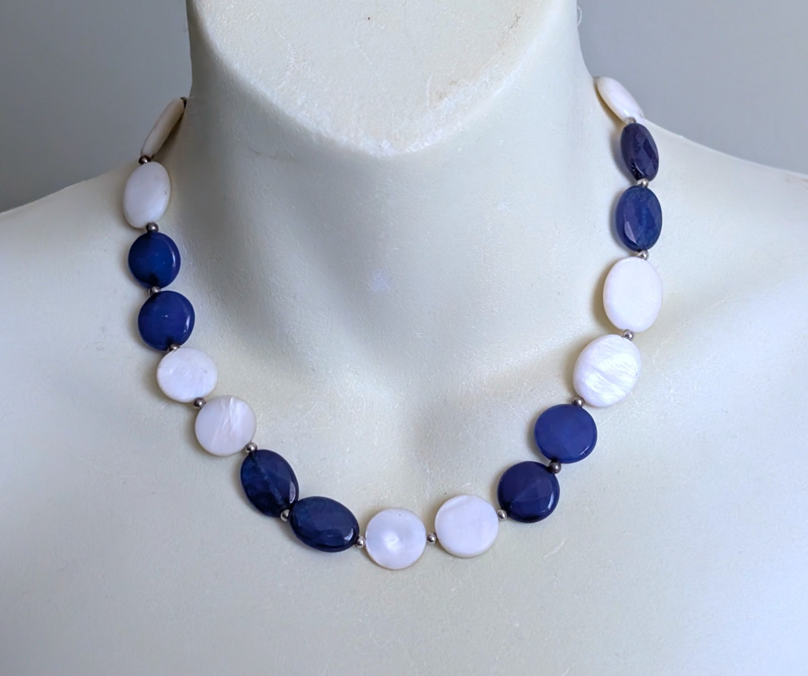 Vintage Faceted Blue Agate Mother of Pearl MOP Beads Beaded Necklace 17″ P