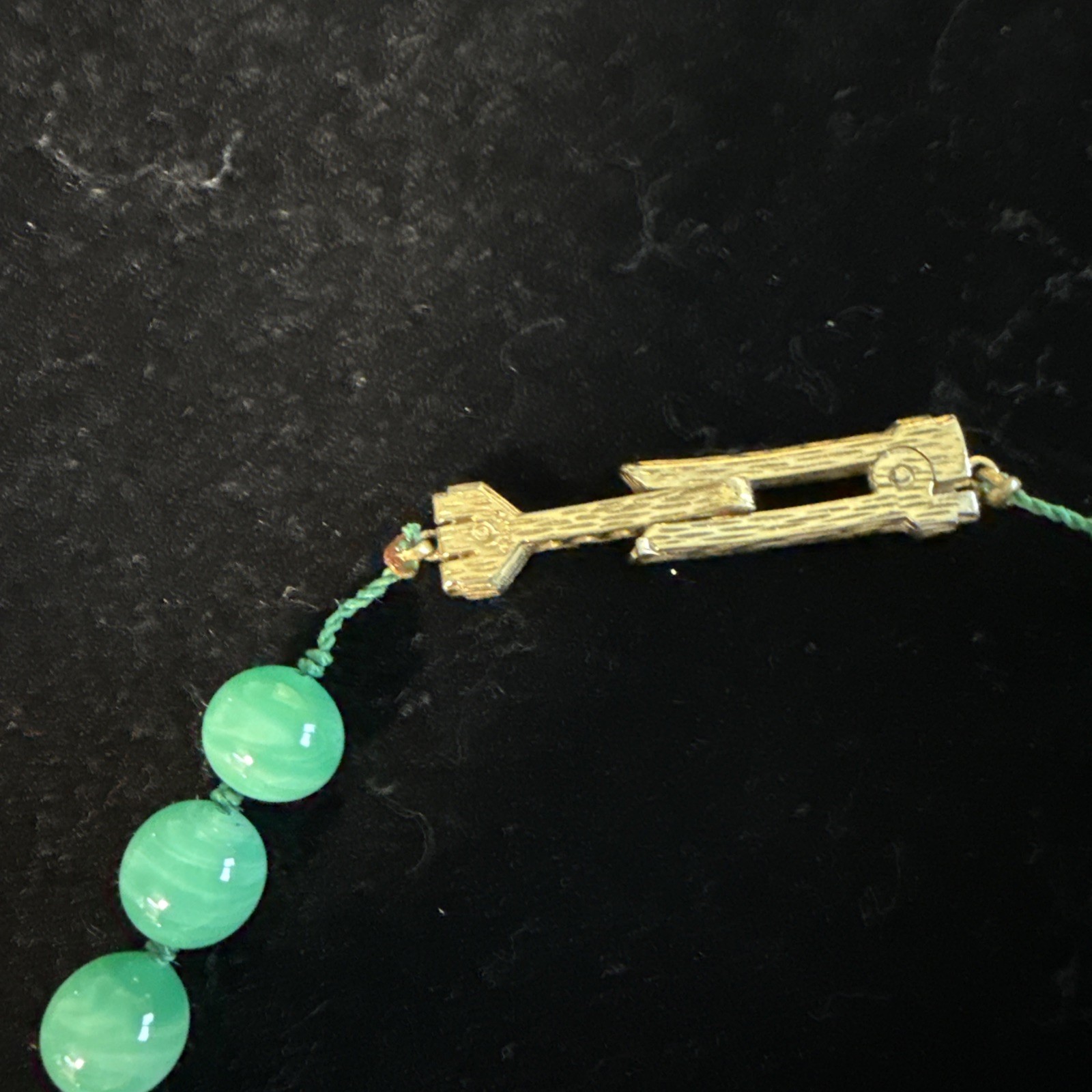 VINTAGE CINER NECKLACE/CHOKER WITH JADE BEADS AND FANCY GOLD CLASP 16”