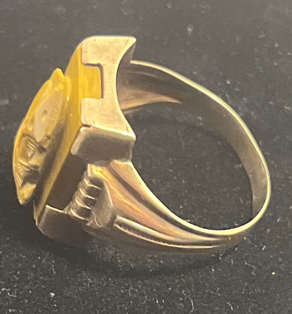Vintage Art Deco Carved Tiger’s Eye Roman Soldier Cameo Men’s Signet Ring