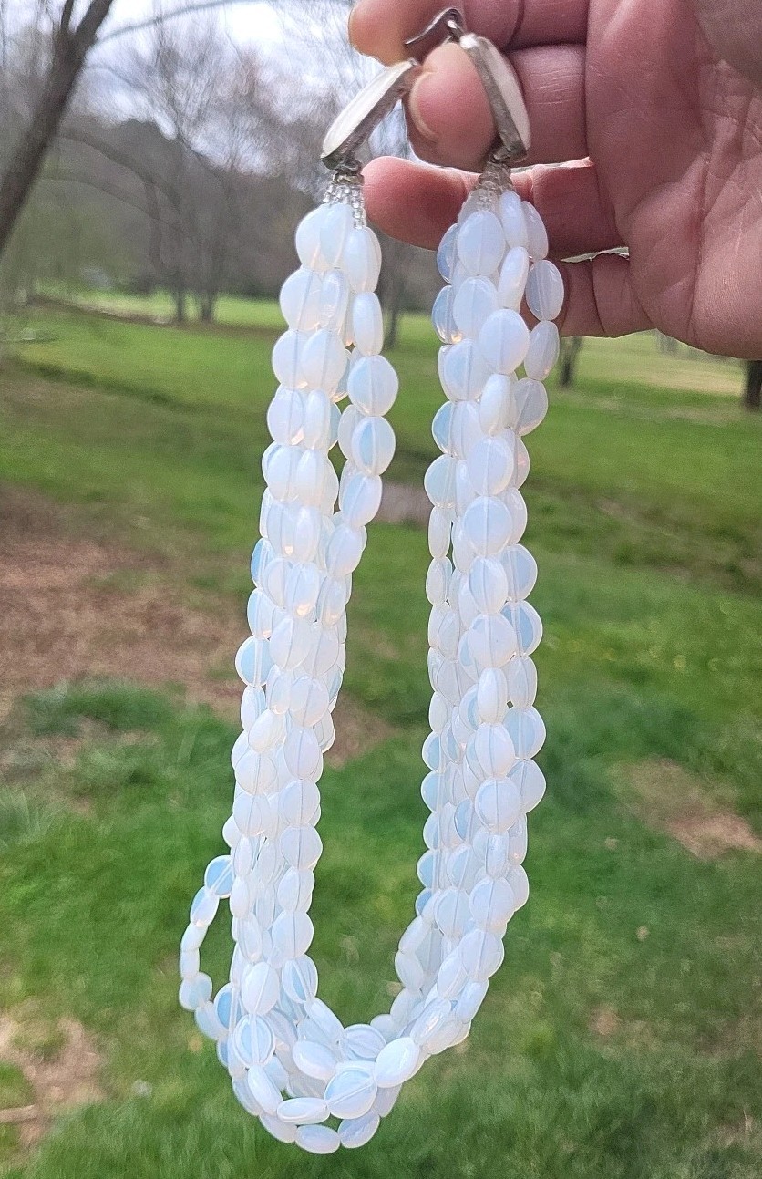 SALE! VINTAGE MULTI ROW OVAL OPAL ALABASTER GLASS BEAD CHOKER NECKLACE WOW!