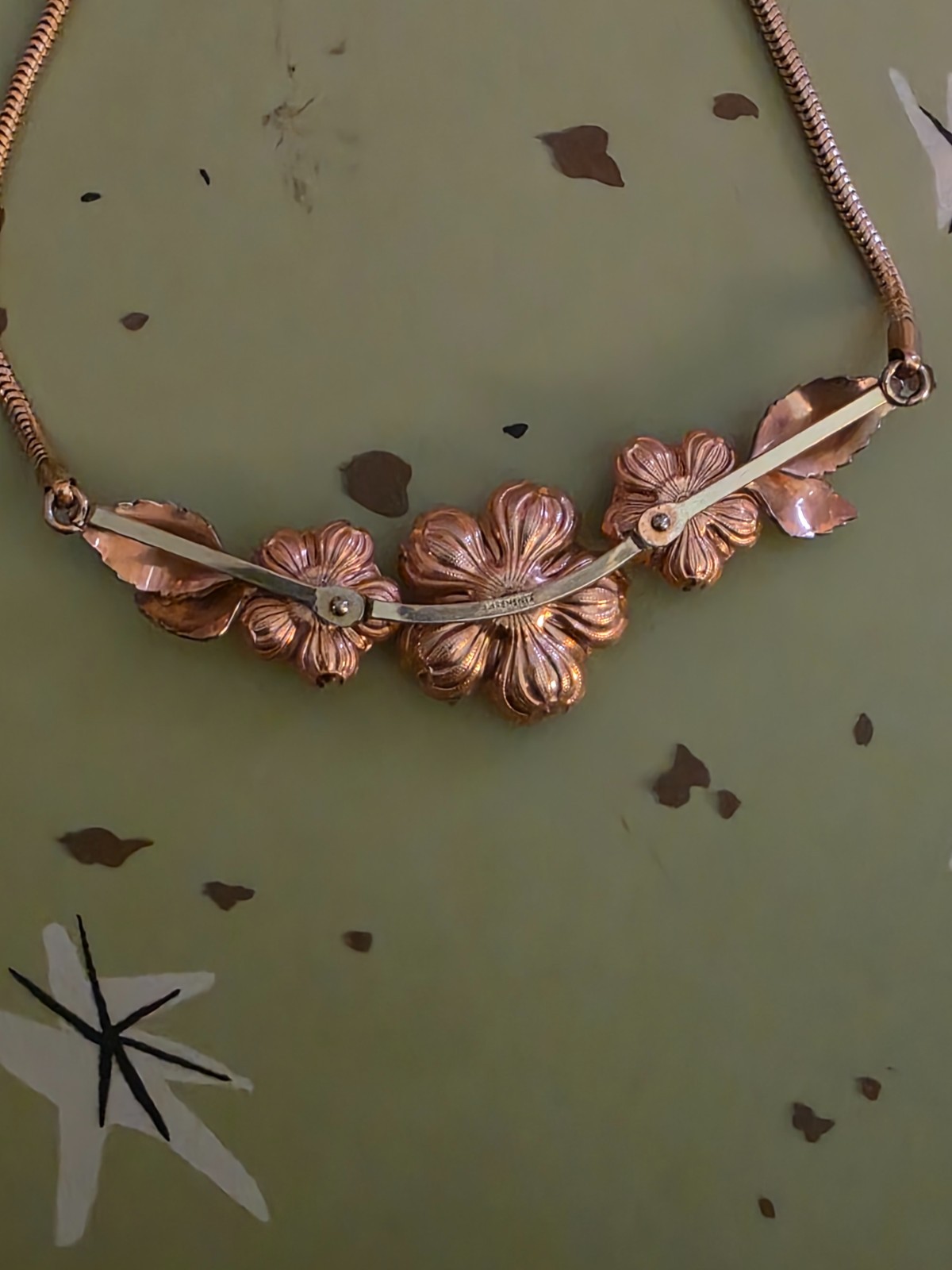 Vintage Krementz Signed 2 Tone Rose/Gold Dainty Flower Leaves Choker Necklace