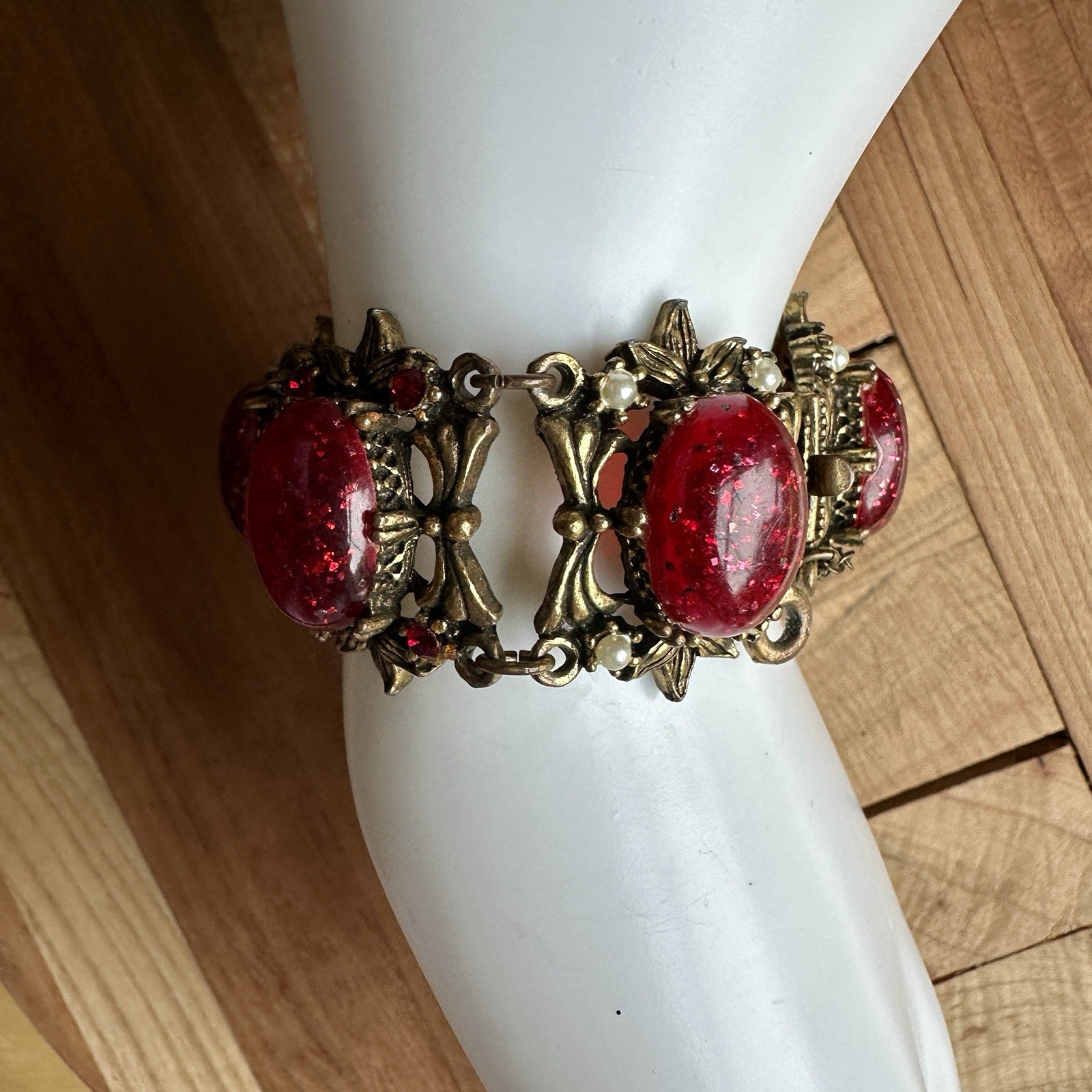 VTG 1950s-60s Victorian Revival Bracelet 6.75 Inch Red Confetti Acrylic Flowers