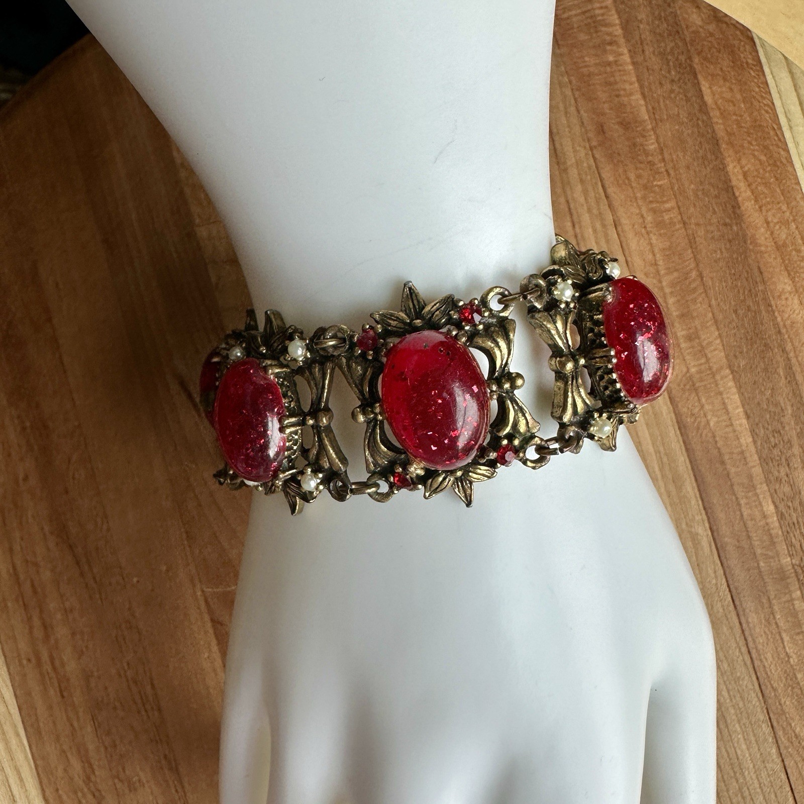 VTG 1950s-60s Victorian Revival Bracelet 6.75 Inch Red Confetti Acrylic Flowers