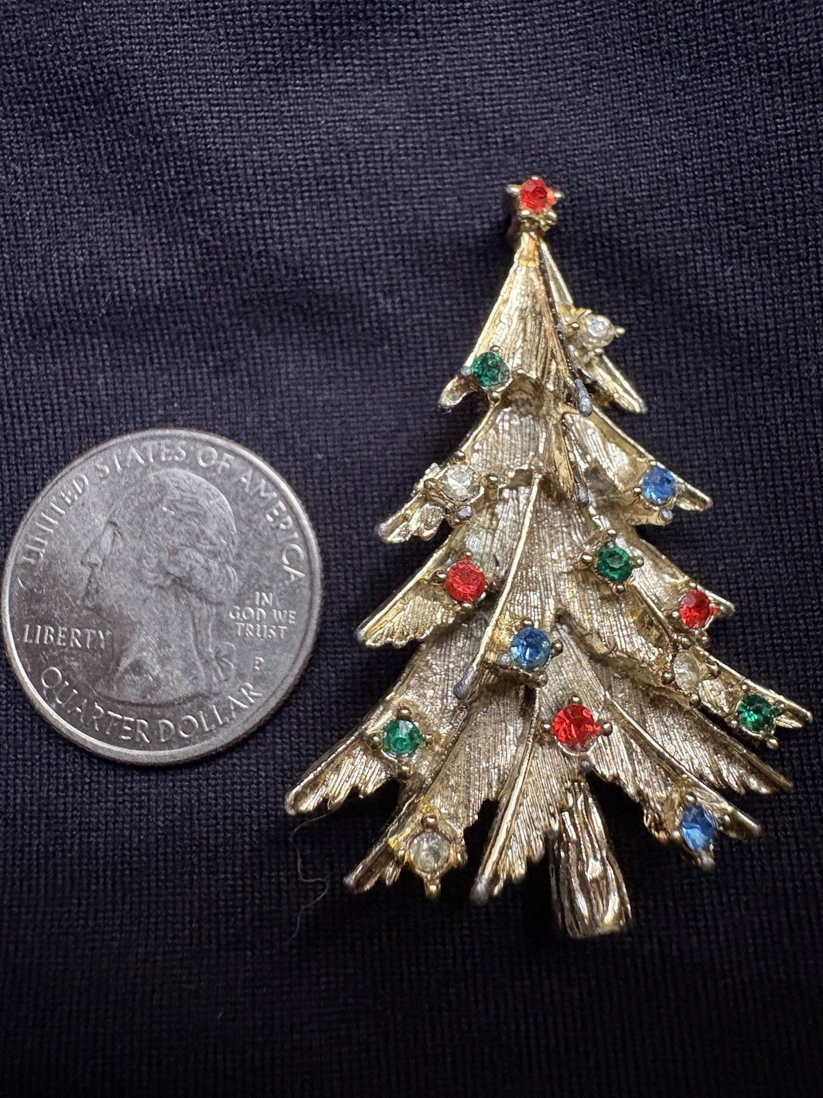 Christmas Tree Pin Brooch, Gold Tone, Multicolor Rhinestones ￼