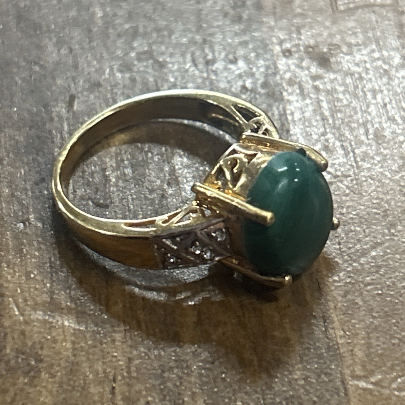 Vtg Karis Signed Gold Bonded Malachite Stone Ring Sz 7.5 4.4 Grams