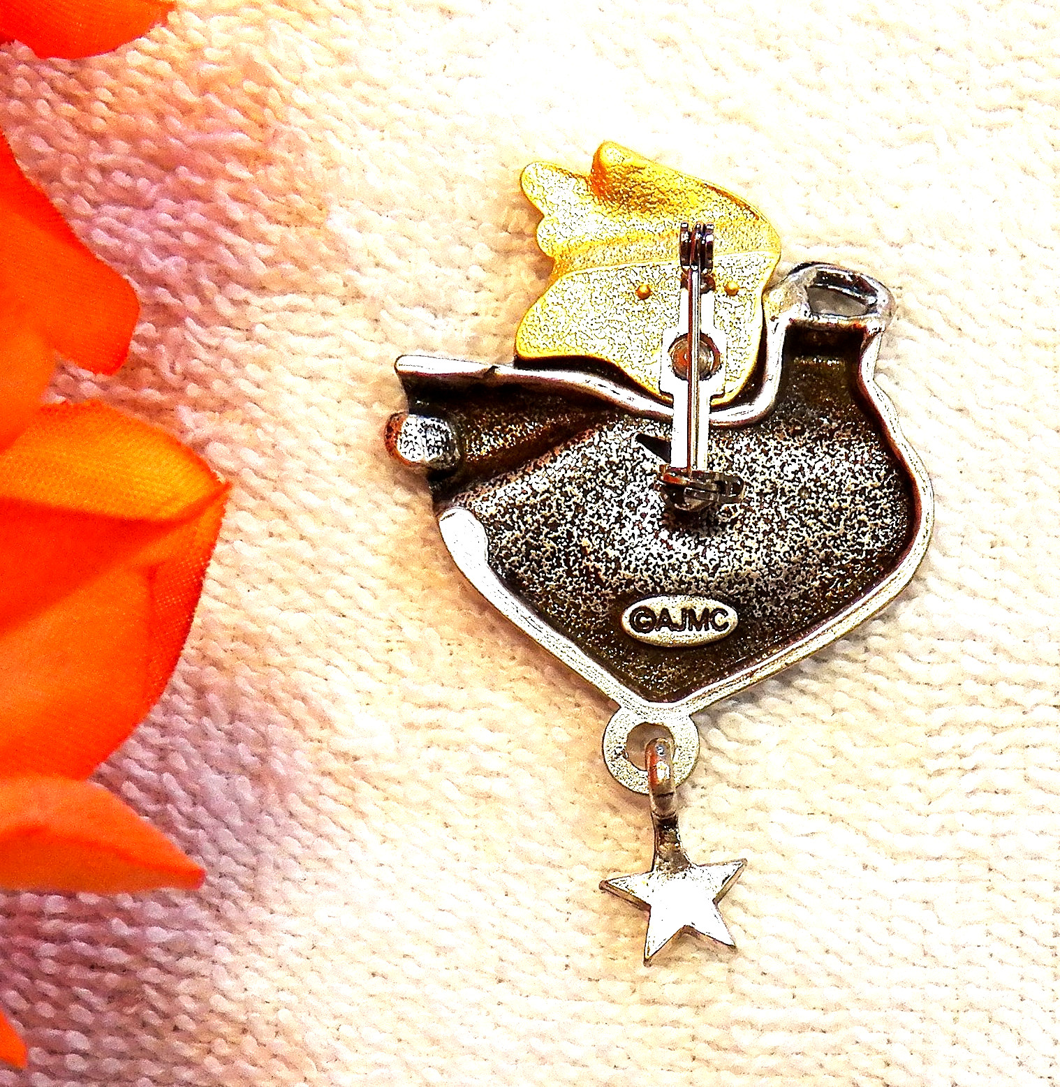 CLASSIC PIN BROOCH GUARDIAN ANGEL ALWAYS ON DUTY HEART LOVE AJMC SILVER TONE M4