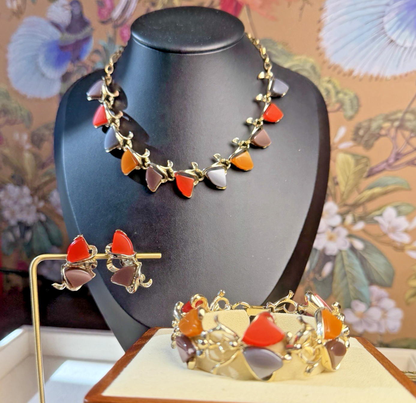 Vintage 1950’s 1960’s Thermoset Necklace Earrings Bracelet Lot Set Parure