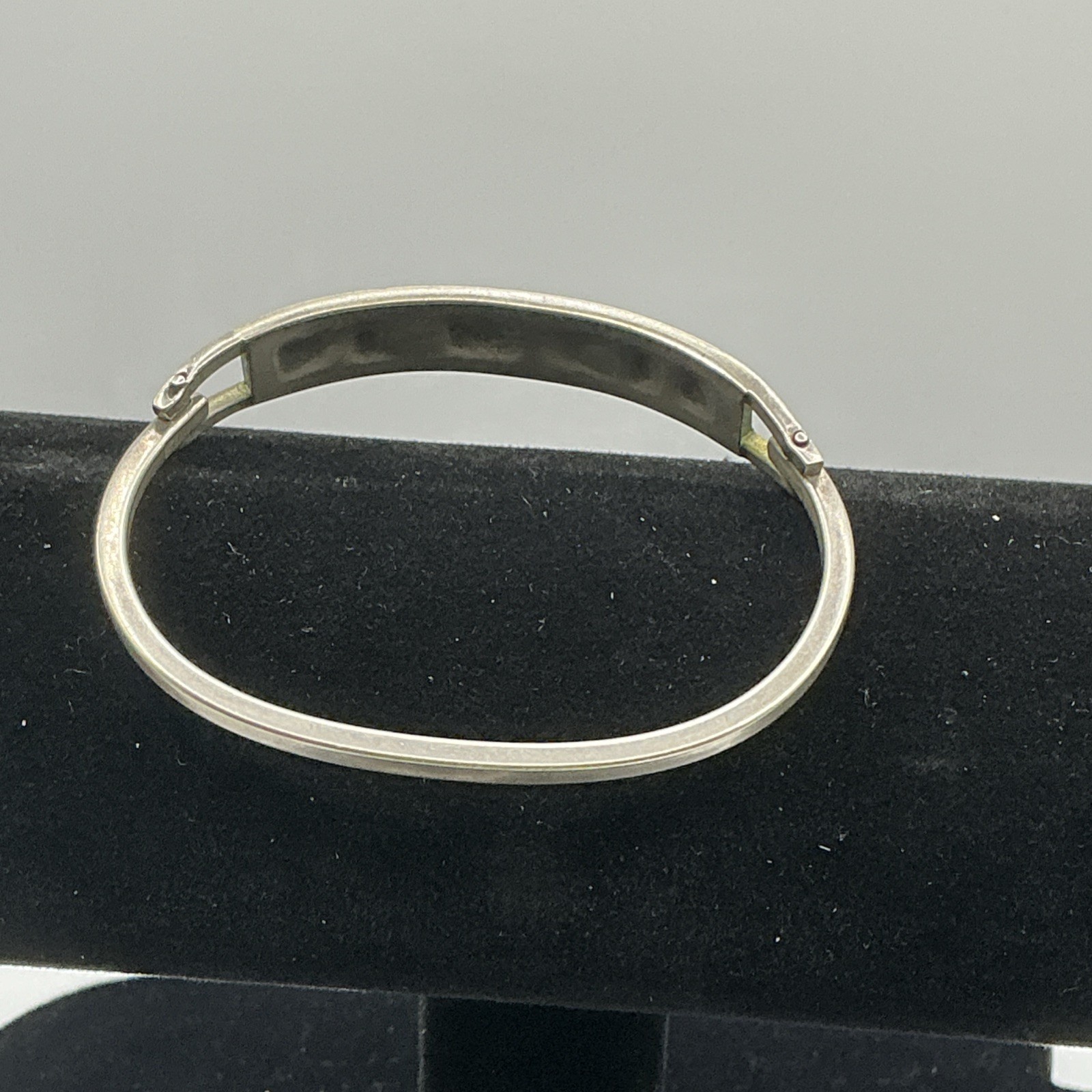 CT034 ALPACA Taxco Mexico Set 2 Silver Alloy Enamel Bracelets Mother Of Pearl