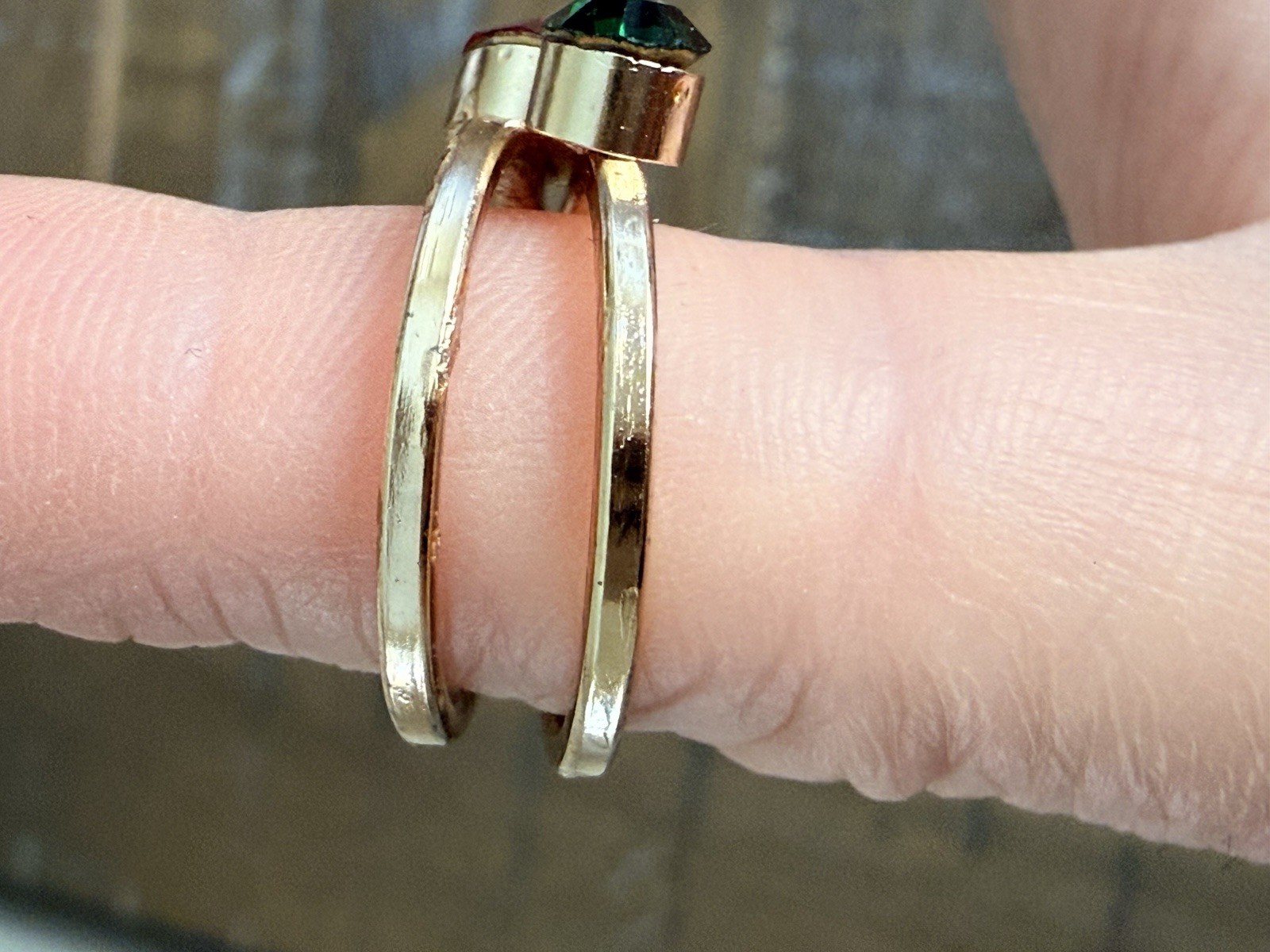 Vintage Faceted Rhinestone Ring Green And Red Gold Tone Size 6.5 Set Of Two