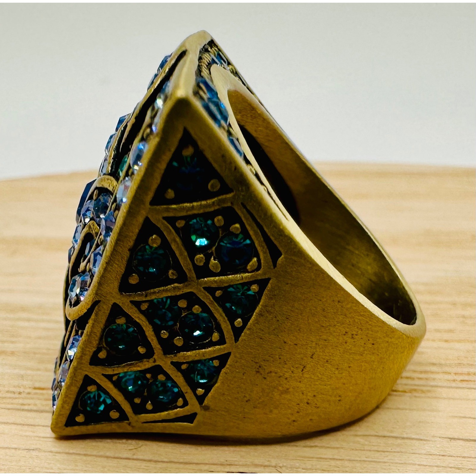 Rare LA Vintage Blue Crystal Celtic Square Statement Ring Gold Tone Size 6