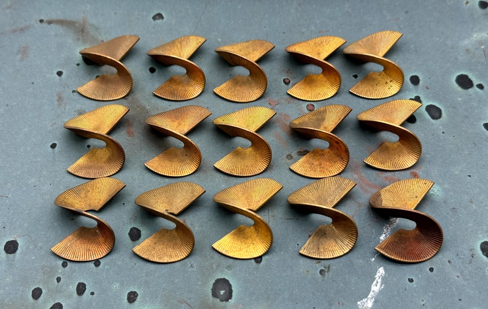 Vintage Copper Finish Brass Lined Curl Stampings – Set of 15 – Right Angle Brass