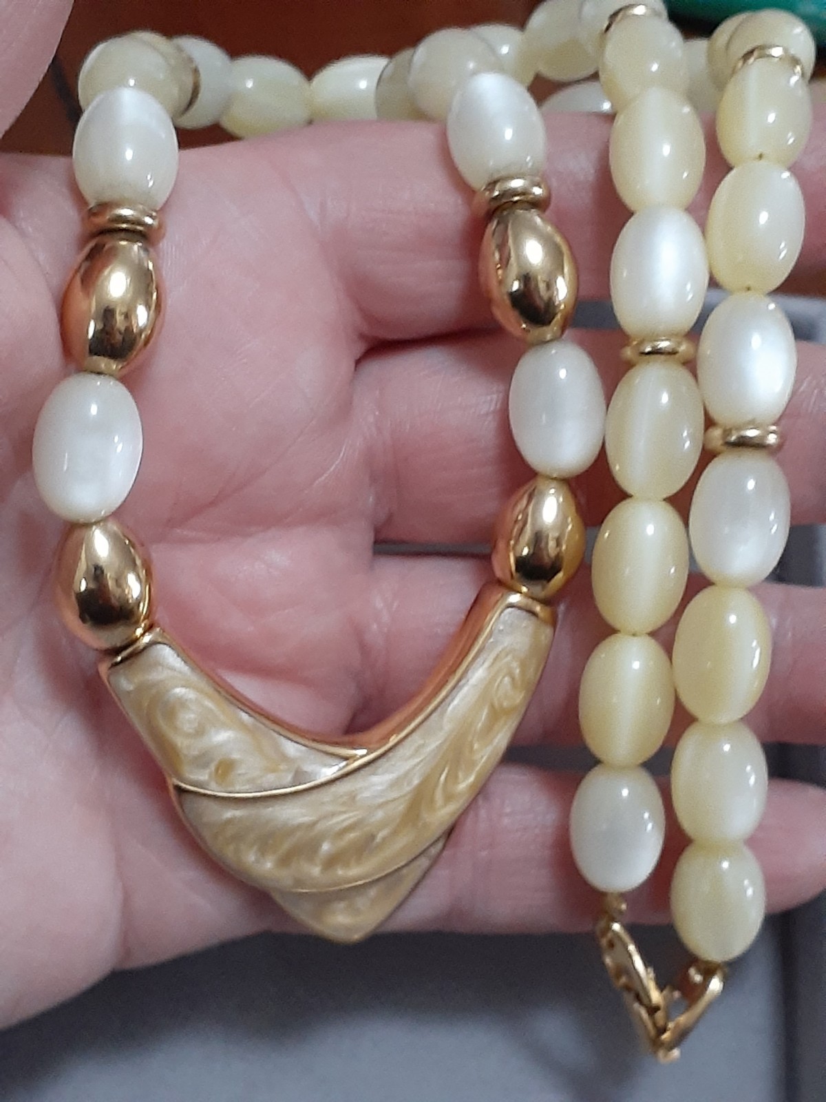 Napier champagne moonglow lucite bead necklace w/Chevron enamel pendant 24″