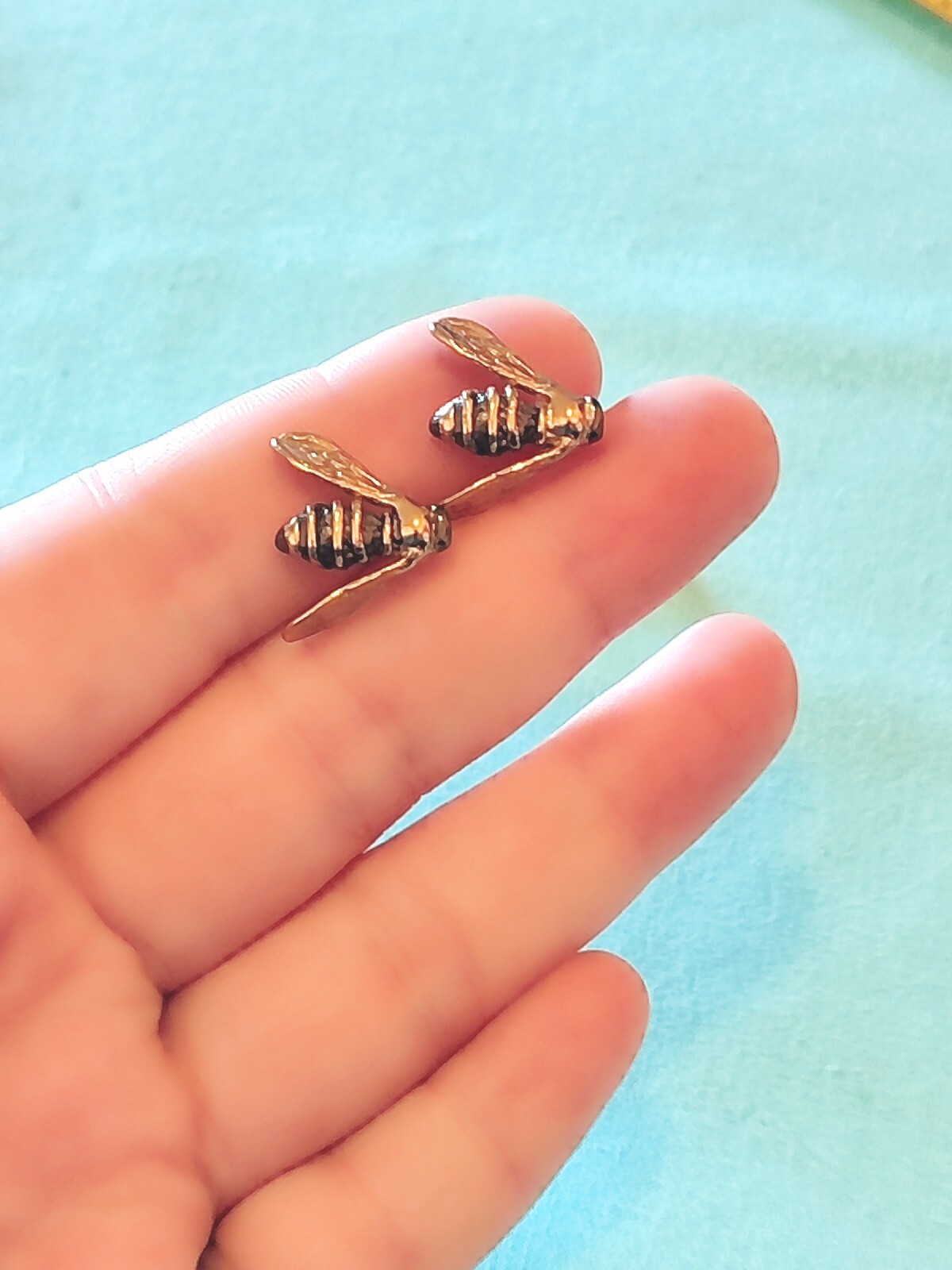 Vtg Bumblebee Hornet Earrings Gold Tone Butterfly Backs Unknown Maker