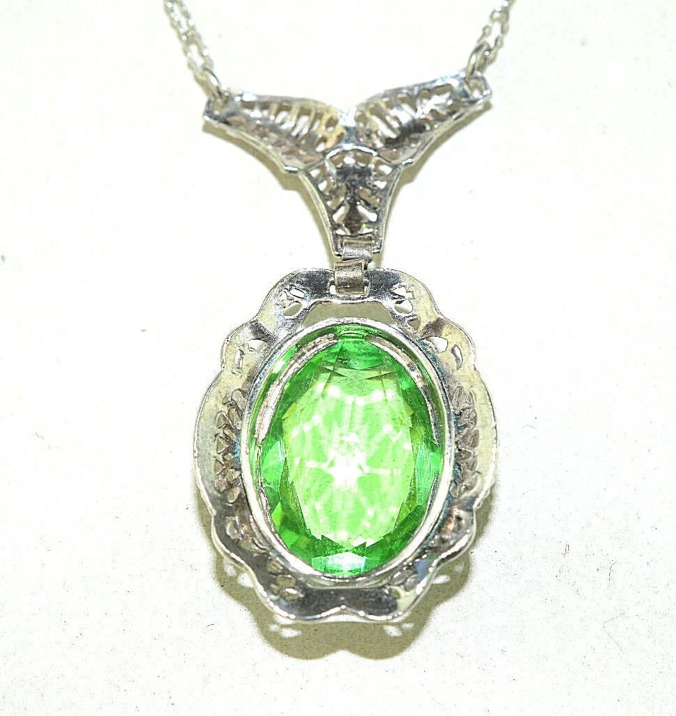 VTG 16″ STERLING SILVER FILIGREE NECKLACE LIGHT GREEN GLASS PENDANT FANCY CHAIN
