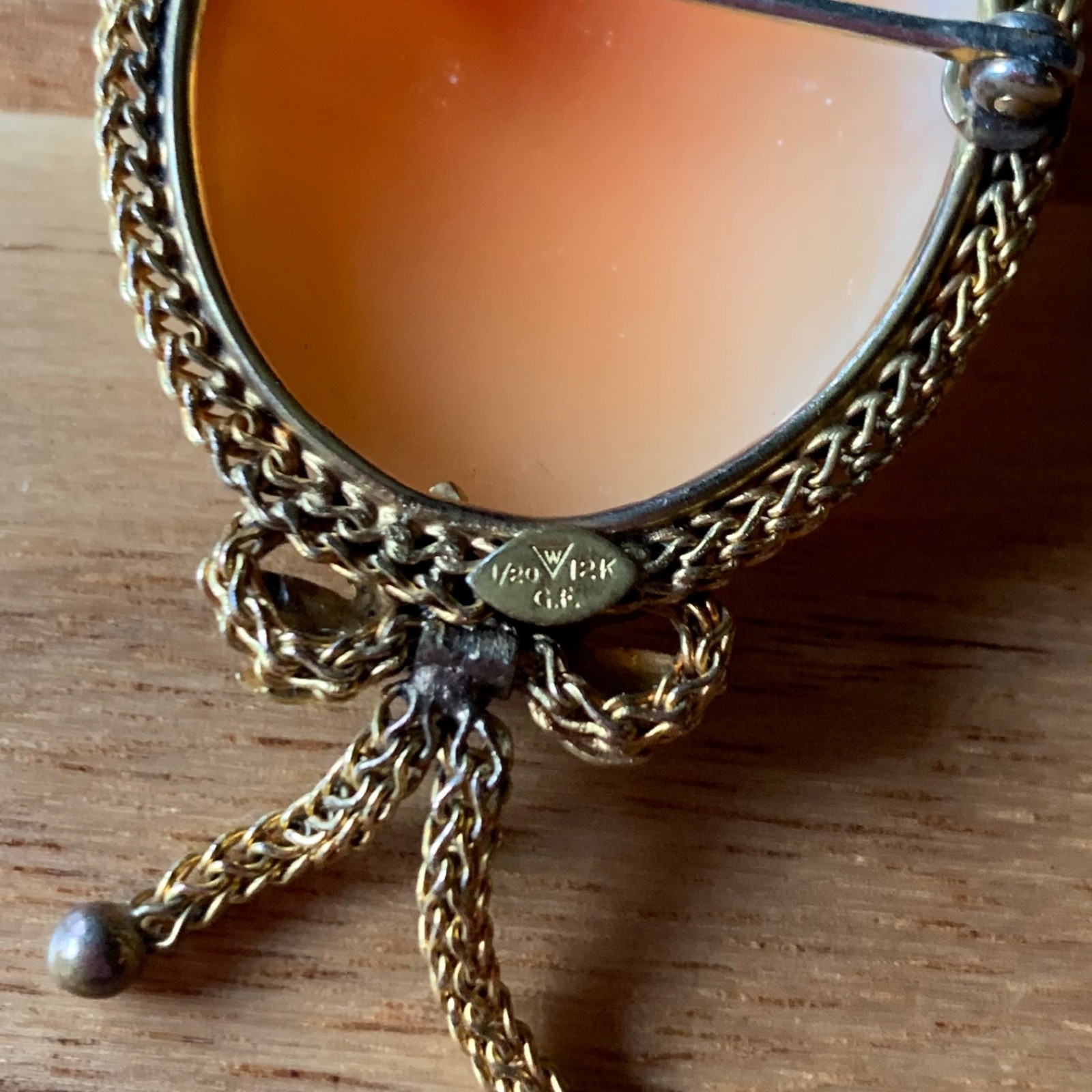 Hand Carved Cameo 1/20 12K Gold Brooch Pin