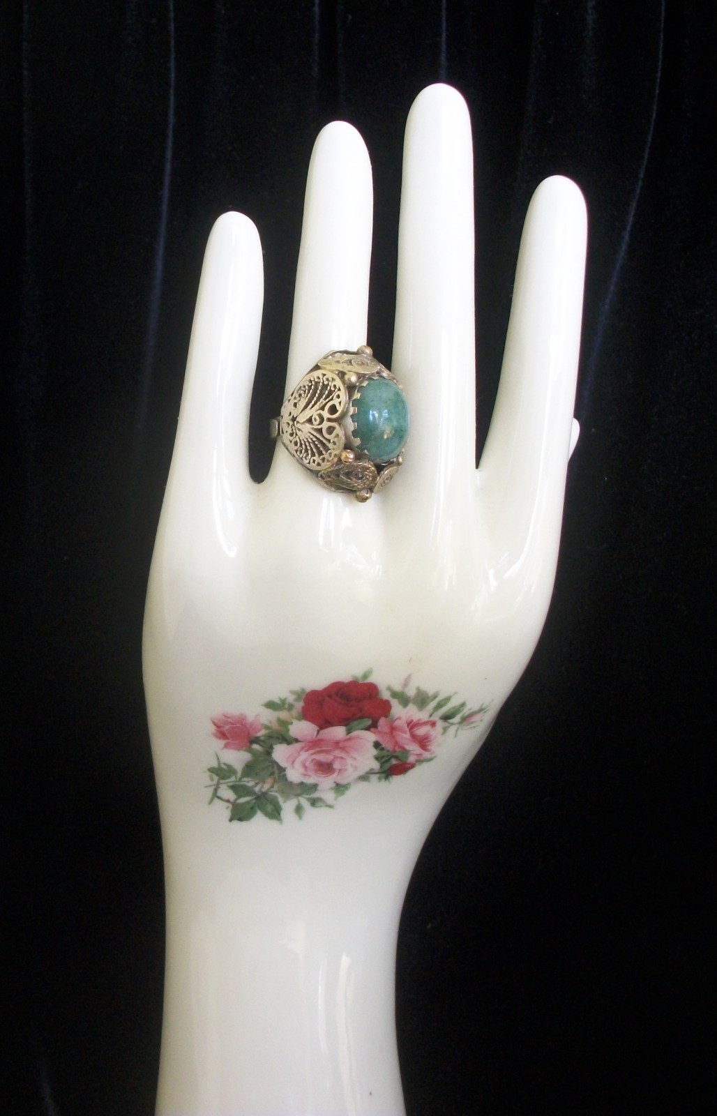 Vintage Gold-tone Green Cabochon Filigree Dome Ring Statement Piece