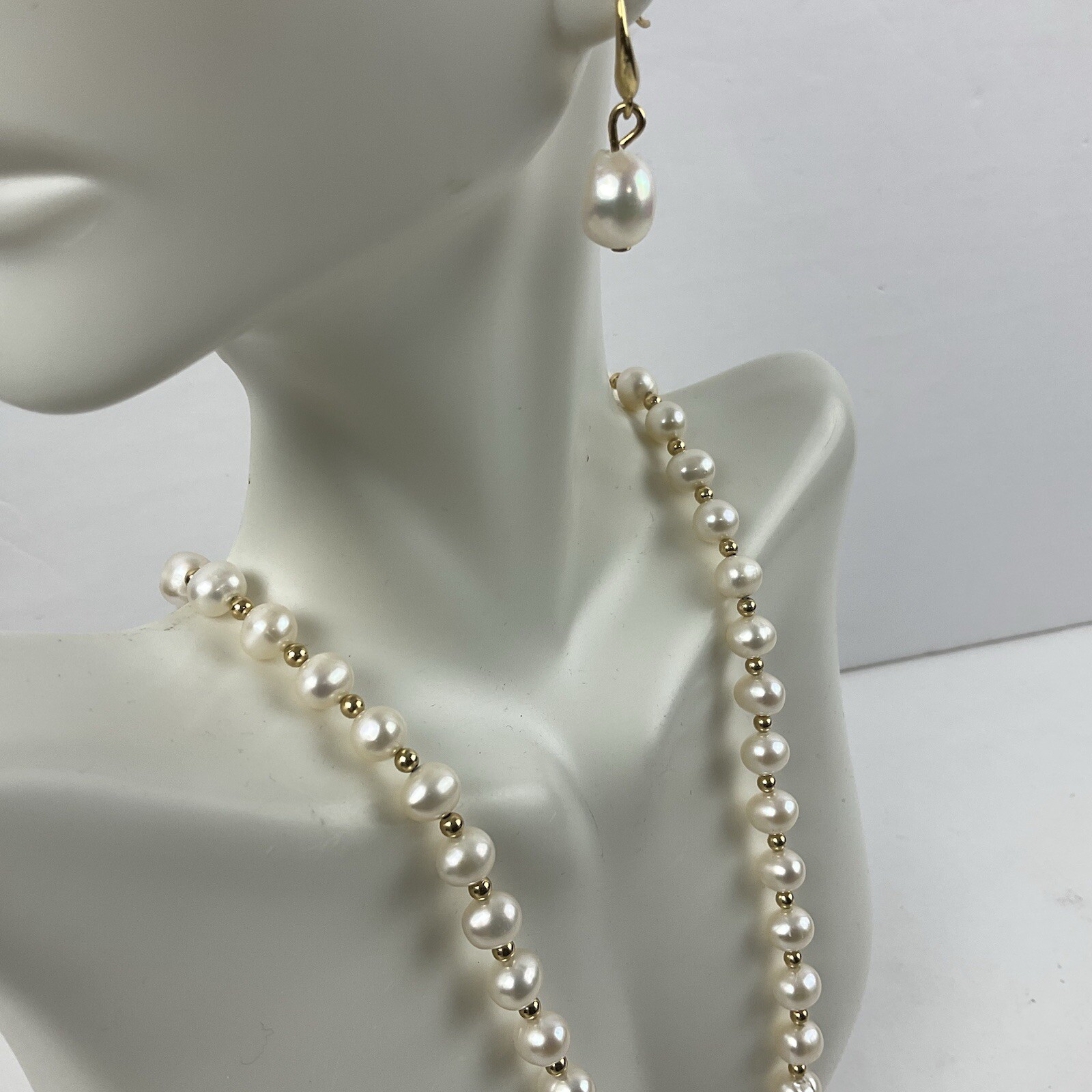 Vintage White Pearl & Gold Filled Beads Necklace Near Round 18″ Gift Earrings