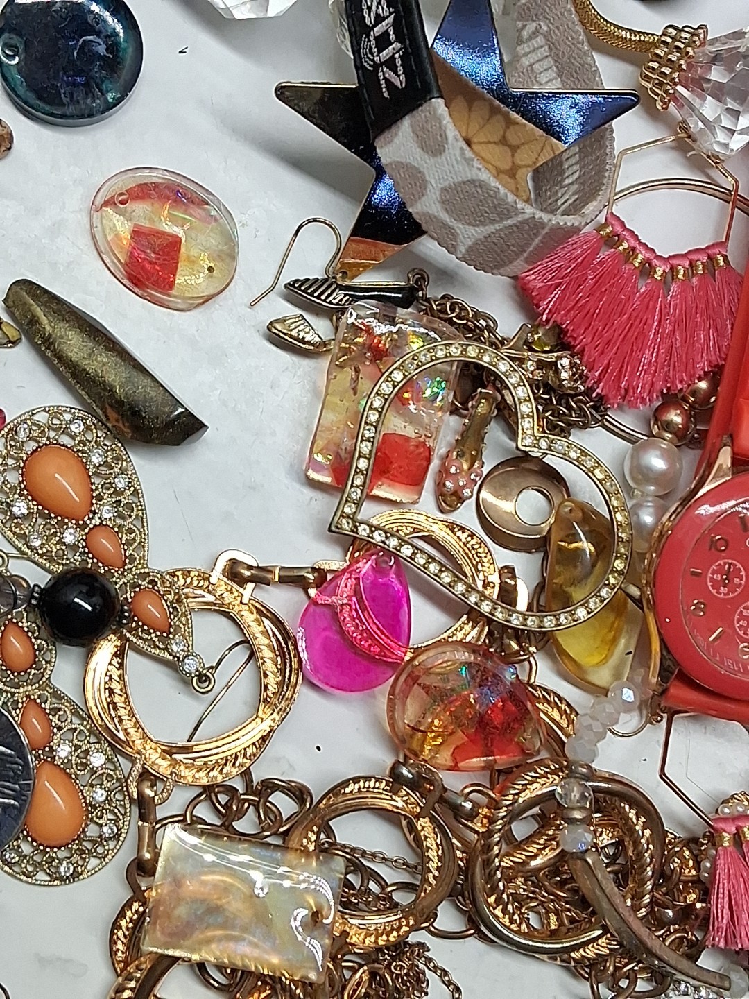 3.18Lbs Wearable Vintage Jewelry Huge lot Costume And More Unsearched Tangled