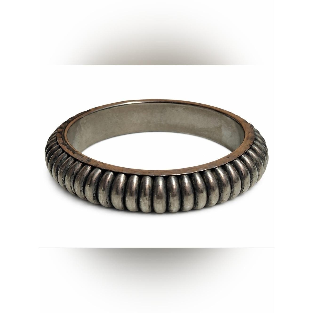 Vintage Silver Tone Ribbed Bangle Bracelet Chunky Scalloped Dome Bracelet Size 7