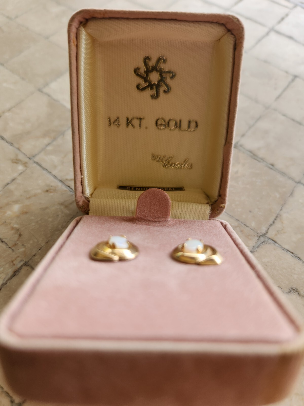 Vintage 14K Genuine Opal earrings by Carla