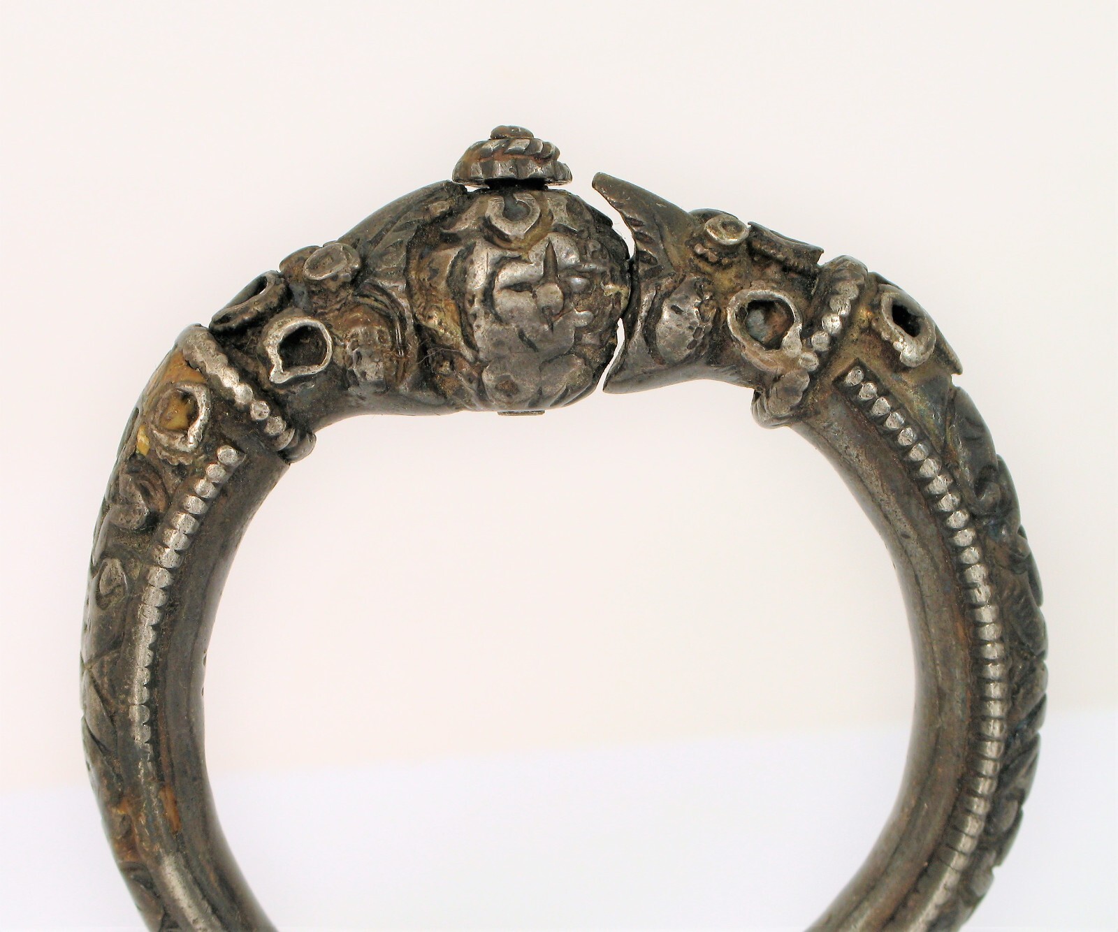 VINTAGE BEAUTIFUL STERLING SILVER BANGLE BRACELET NICE OLD DOLPHINS CREATURES