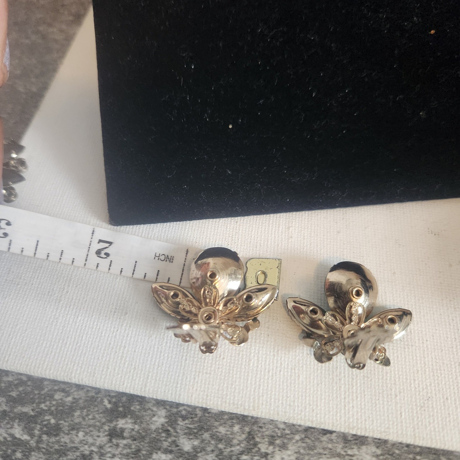 Vintage Emerald Green Glass AB Rhinestone Gold Tone Clip On Earrings Floral
