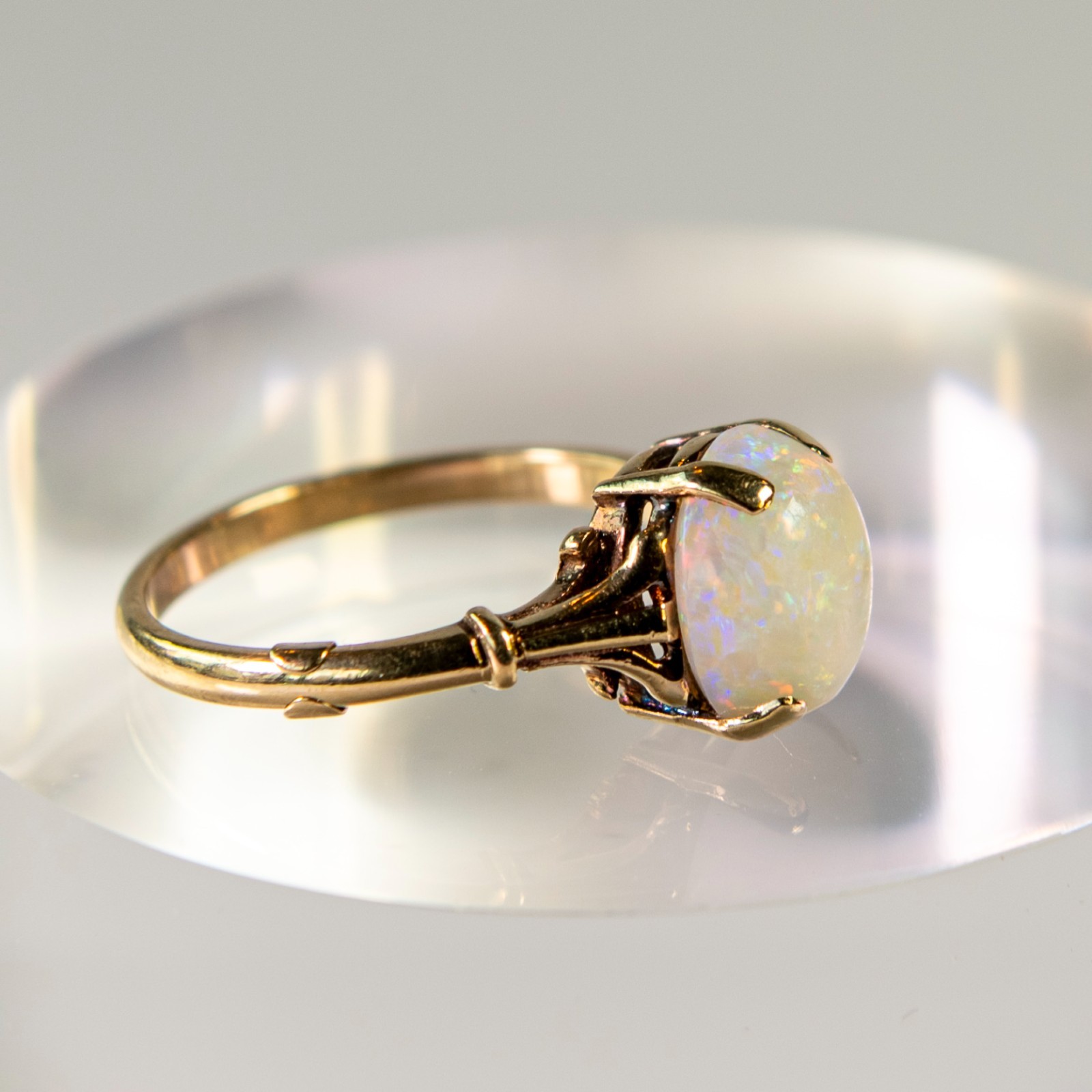 Vintage British 9CT Yellow Gold White Opal Ring Solitaire Split Shoulder Sz 6.75