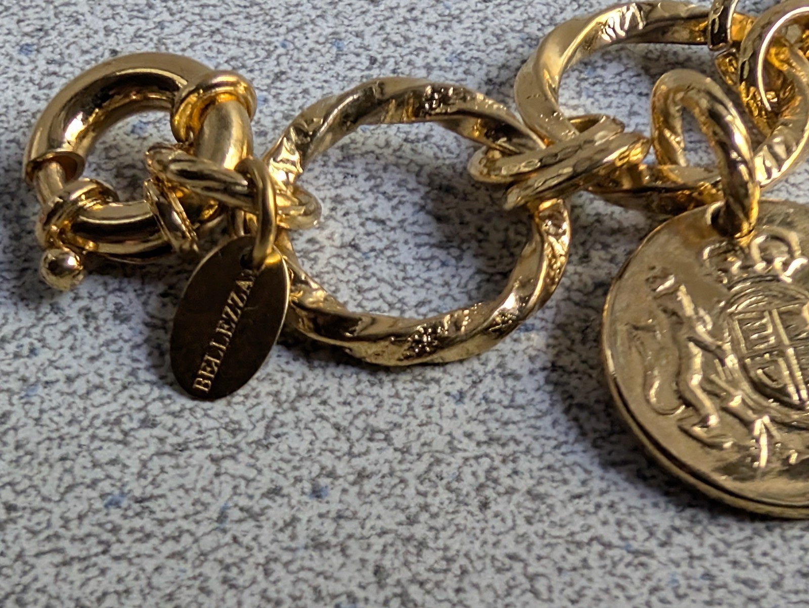 VNTG BELLEZZA TEXTURED CIRCLE ROLO LINK FAUX COIN BRACELET LOBSTER CLASP~8.5 IN.