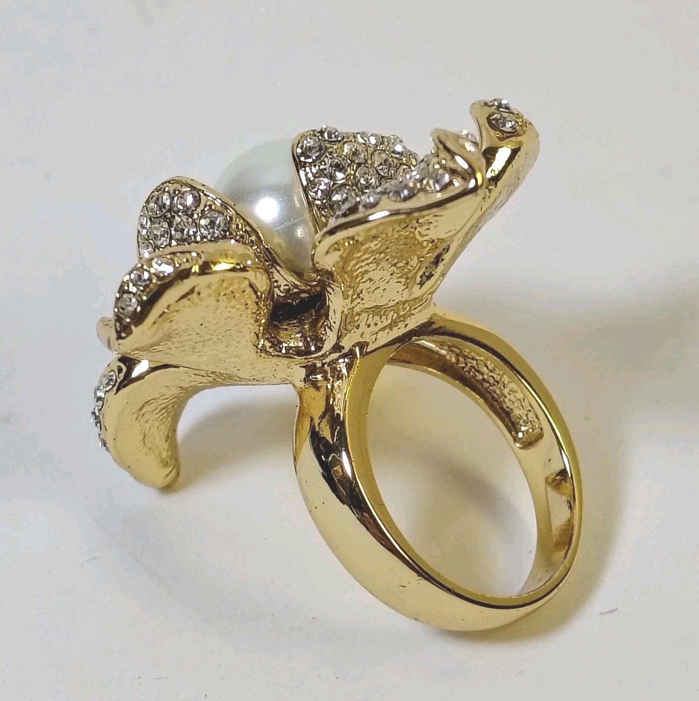 Gold Tone Faux Pearl 7 Petal Flower Ring Clear Stones Jewelry sz 8