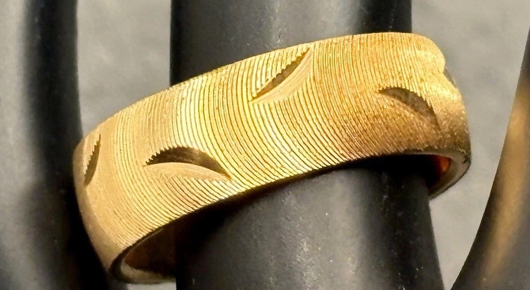 18KT H.G.E. VTG Gold Plated Ring Textured MCM Modernist Pattern 6MM Band Size 7
