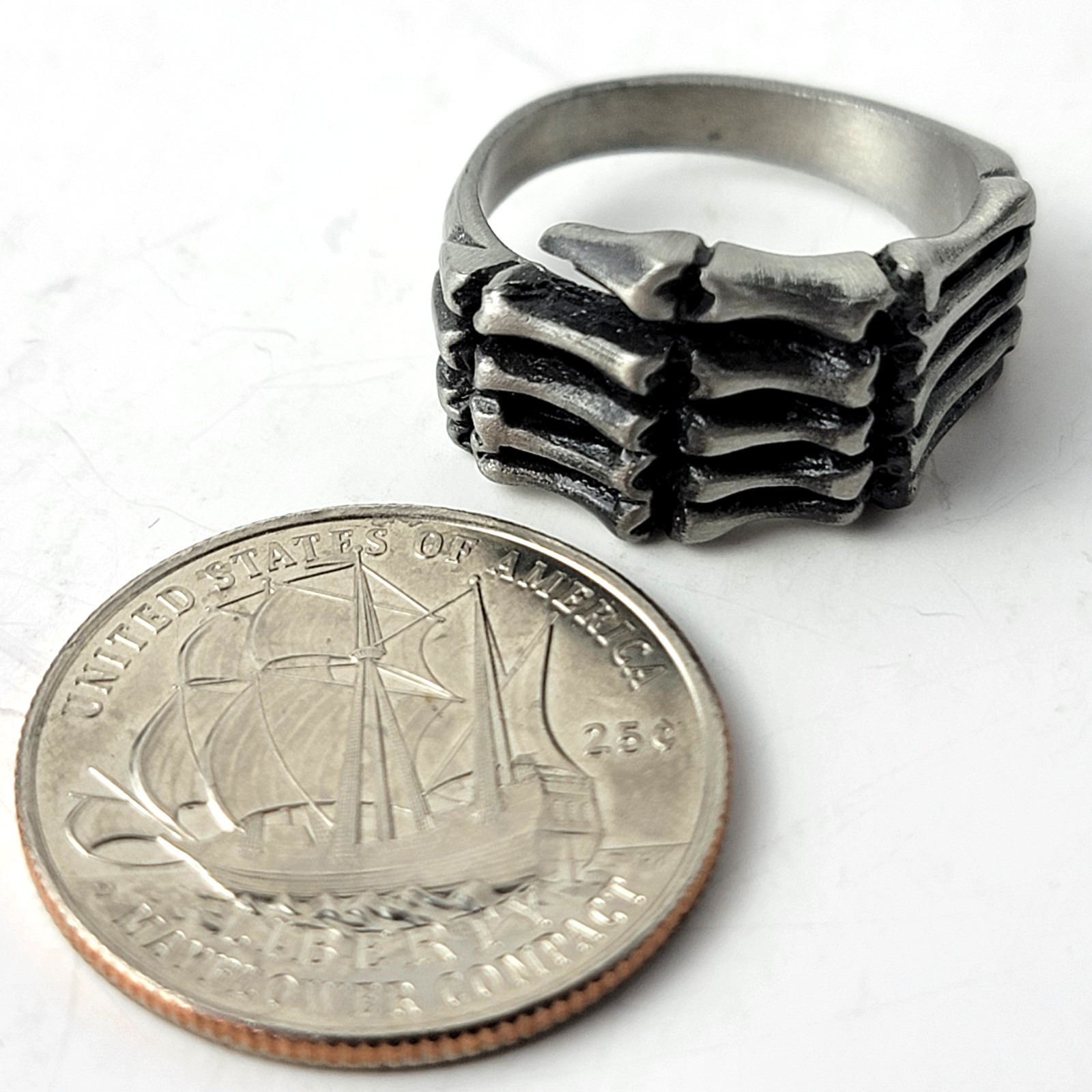 Vintage Pewter Skeleton Hand Wrap Ring Size 8 Gothic Biker Punk Skull Bone