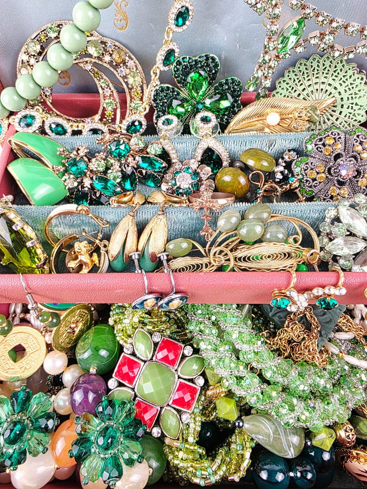 Grandma’s Vintage Green Jewelry Lot Some Signed 1.10lb All Wearable/Resellable