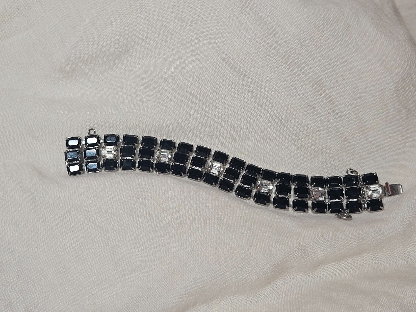 Weiss Vintage Bracelet Black and Clear Rhinestones 7 inches Excellent Condition