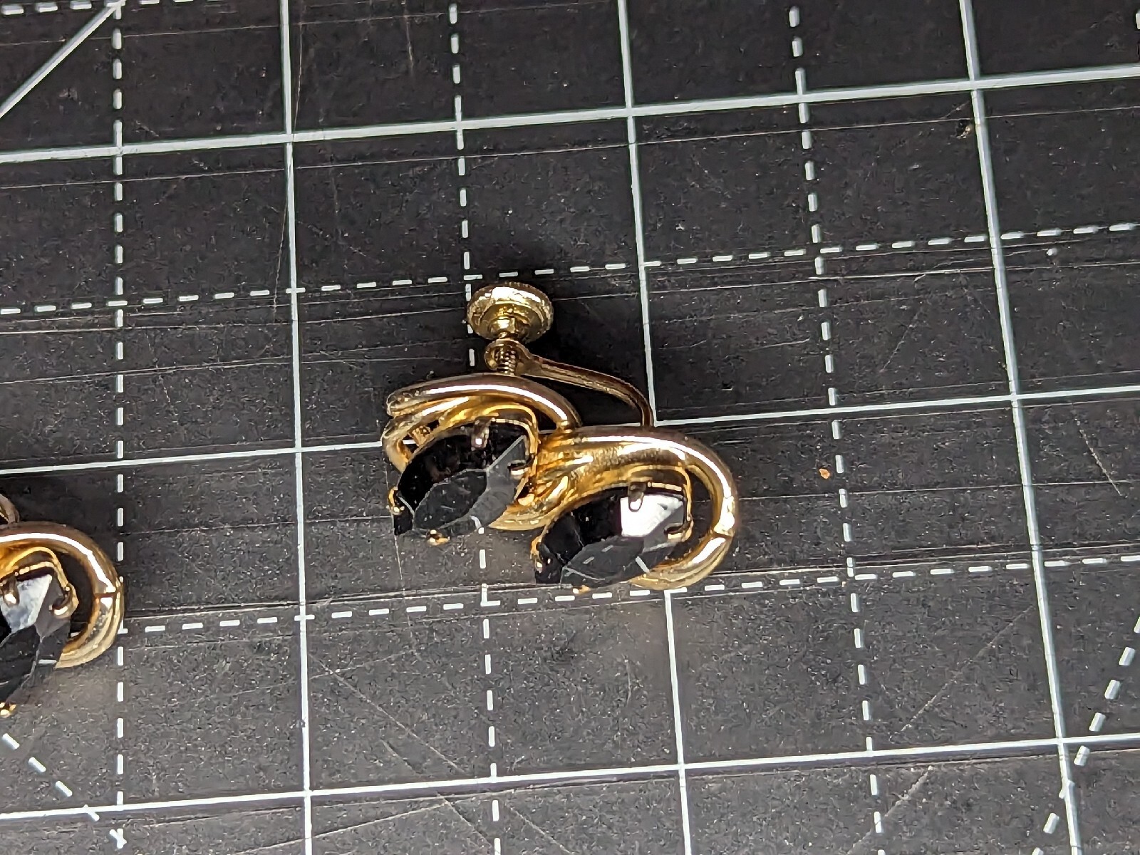 Screw On Earrings Unsigned – Black Stones Set – 1960s Style USA Seller