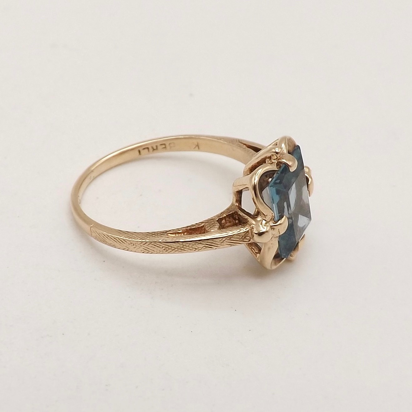 Solid 10k Gold Blue Topaz Emerald Cut Ring December Birthstone Vintage sz4.75