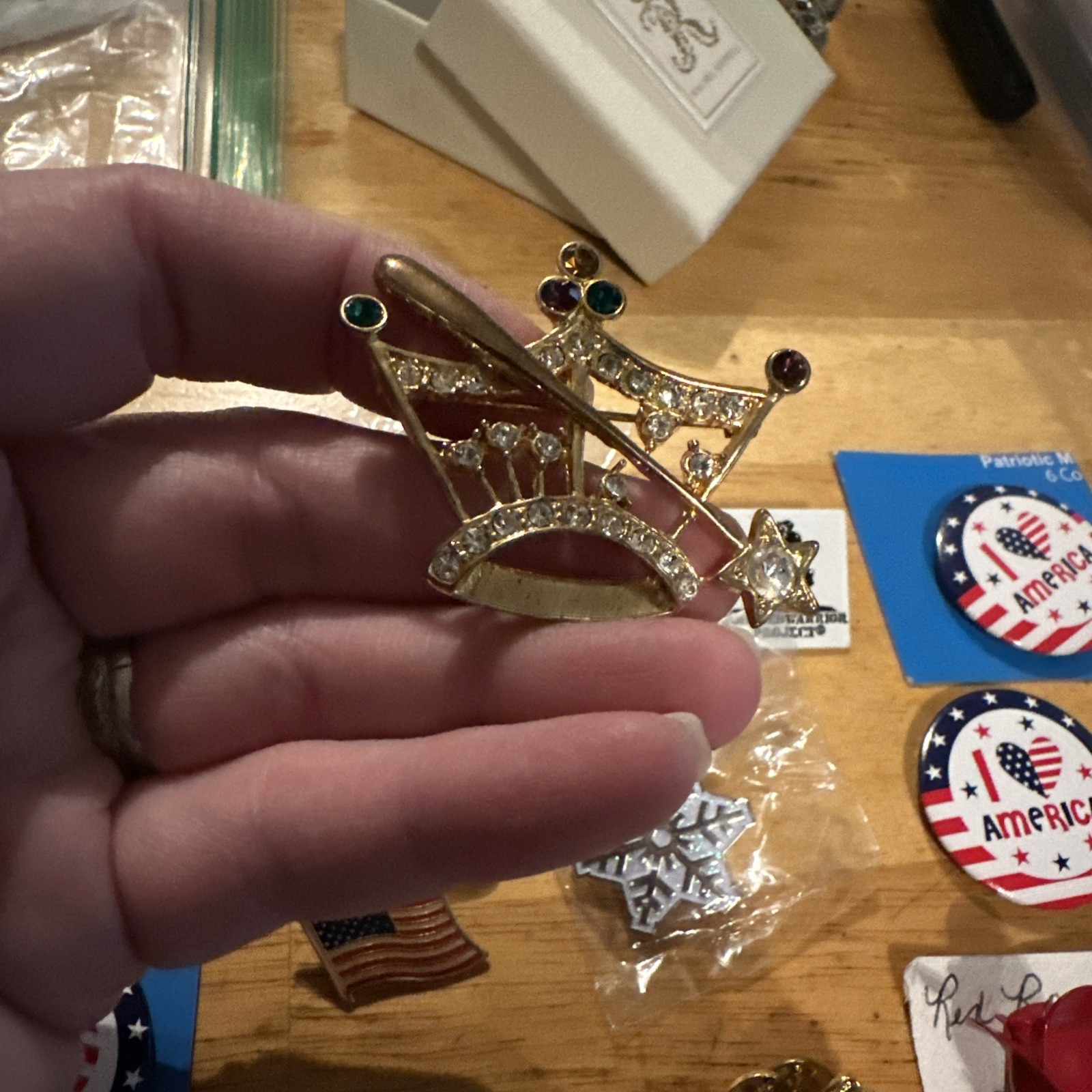 Vintage Pins Lot 14 Brooches and Pin Backs, Assorted Styles and Sizes