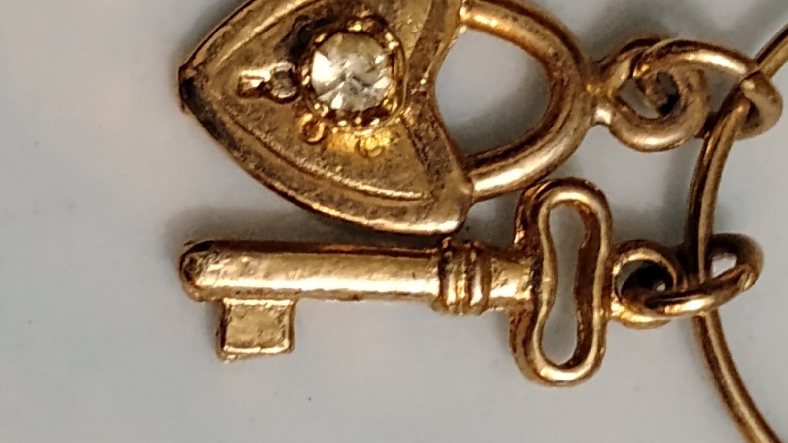 Vtg Butterfly Charm Lock & Key Necklace 24″ & Crystal Wires Bracelet Set