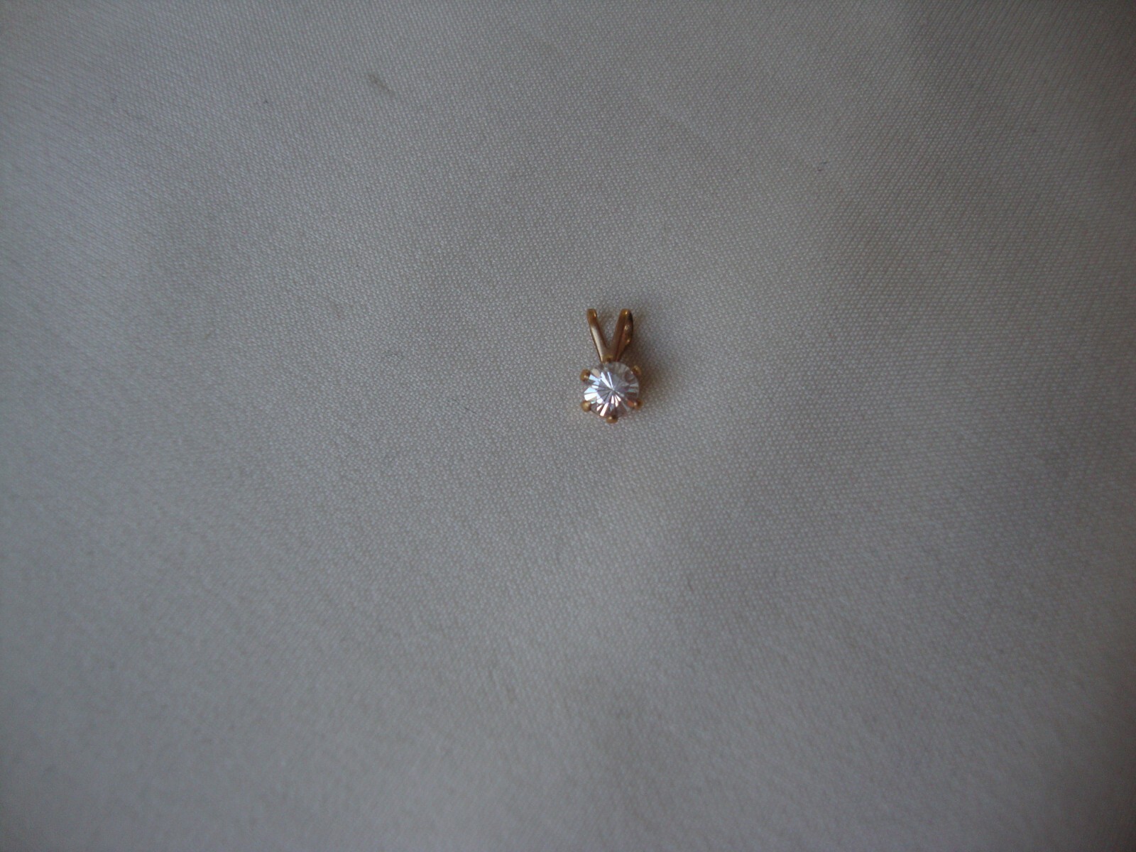 VINTAGE TINY CHILD’S 4 MM CLEAR CUBIC ZIRCONIA 14KT GOLD FILLED PRONG PENDANT