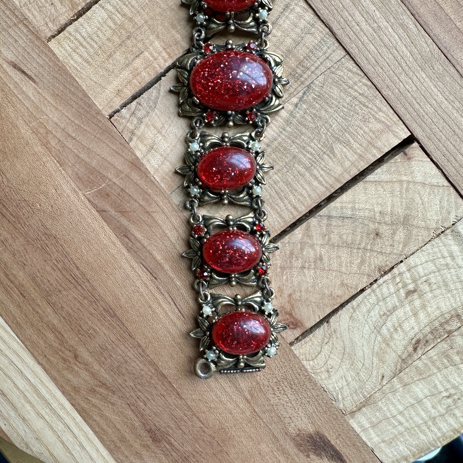 VTG 1950s-60s Victorian Revival Bracelet 6.75 Inch Red Confetti Acrylic Flowers