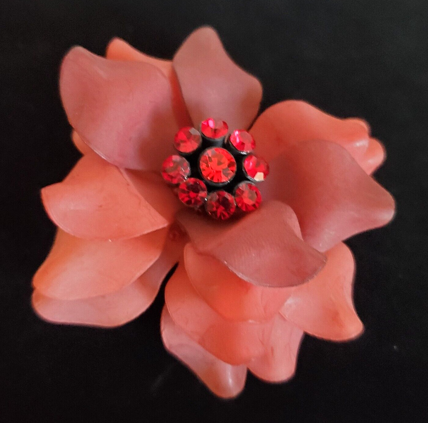 VINTAGE CELLULOSE FLOWER 1940’S RHINESTONES ACETATE BROOCH