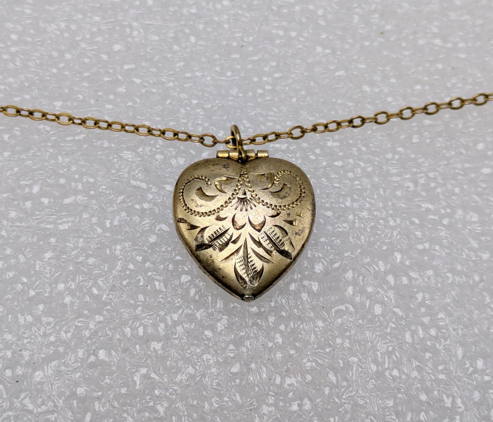 VTG 1/20th 12K GOLD FILLED Etched HEART LOCKET PENDANT With GF/Sterling Necklace