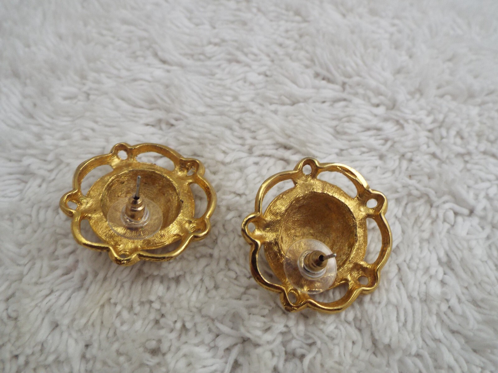 Goldtone Button Pierced Earrings (B63)