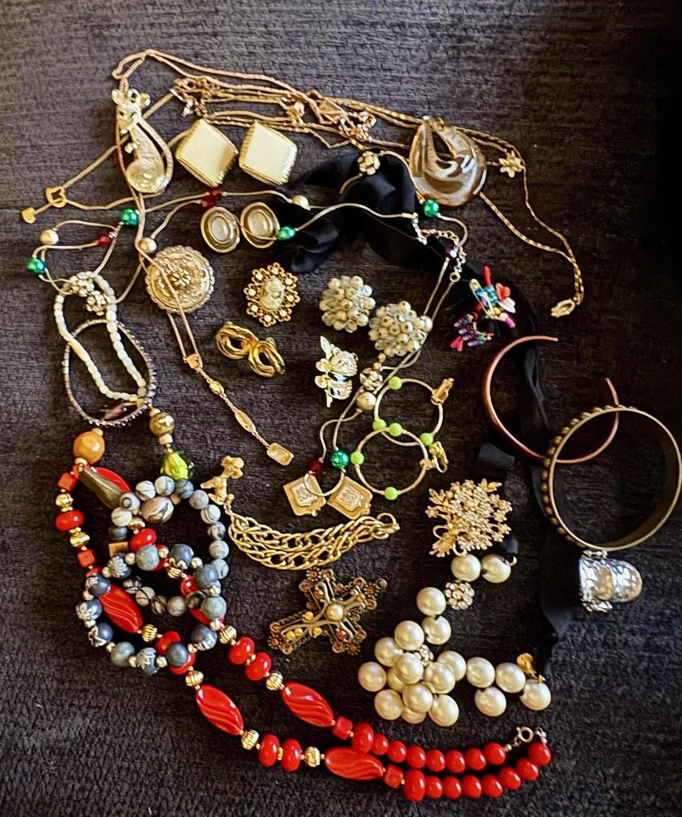 Eclectic Vintage To Modern Jewelry w/6 Pairs Vintage Clip Earrings (32) Items