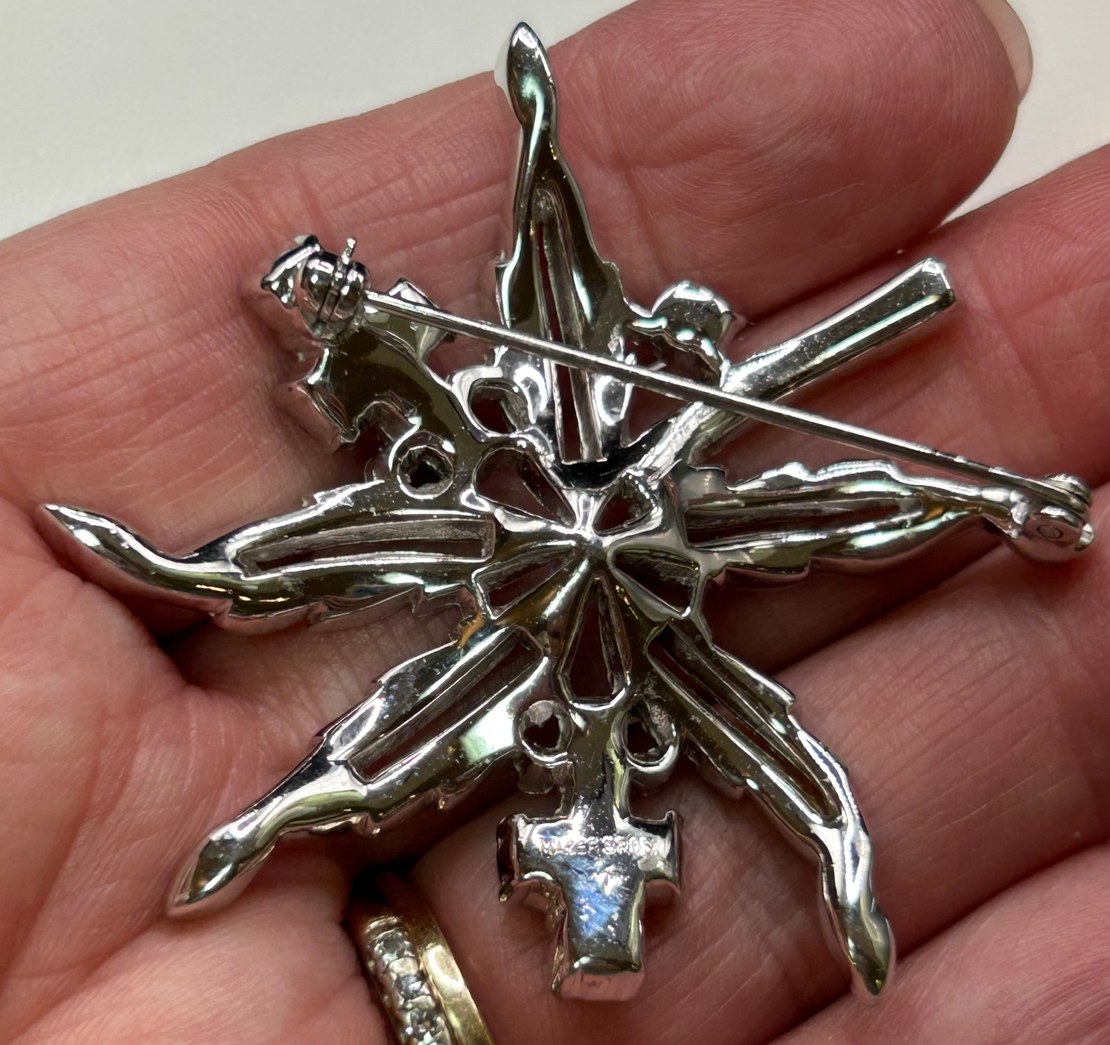 VINTAGE MAZER BROS SIGNED DESIGNER CLEAR RHINESTONES ORCHID OR LILY SHAPE BROOCH