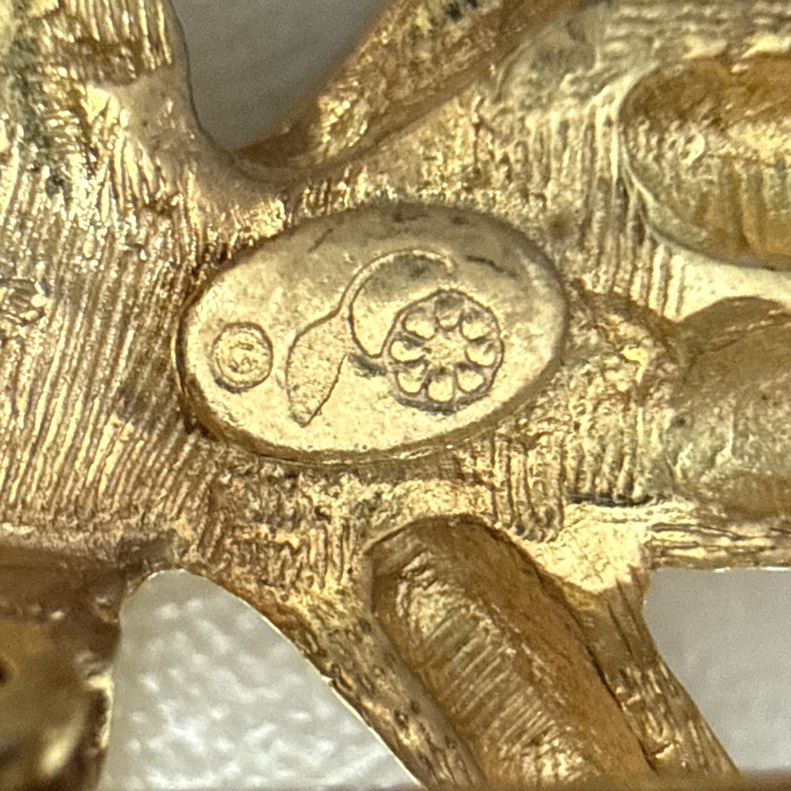 Vintage Large Gold Tone Knot Pin Unkown Maker’s Mark