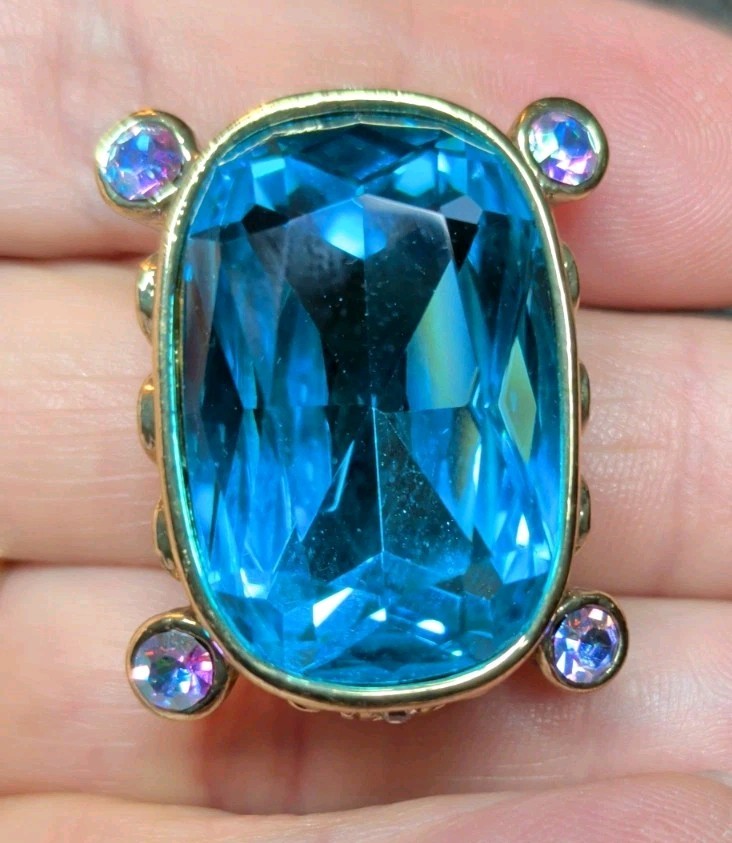 Heidi Daus Bright Turquoise Statement Ring Size 7Signed,