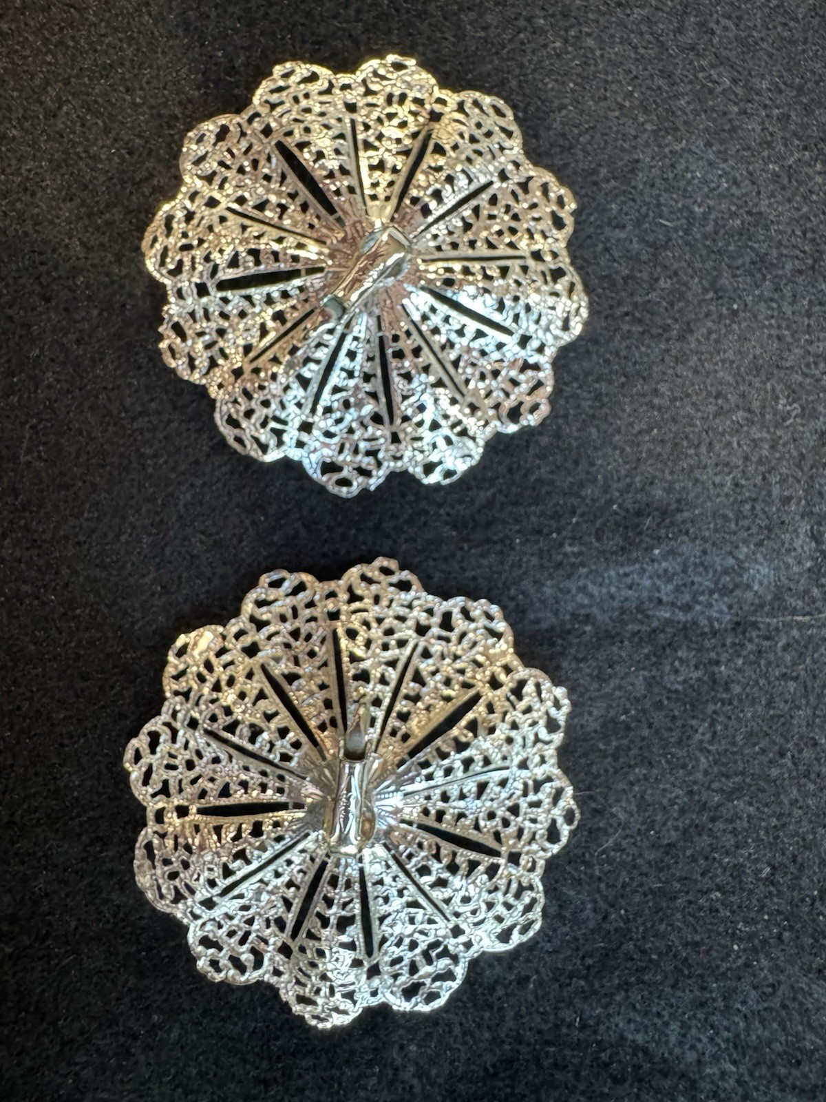 Sarah Coventry Silver Filigree Sunburst Floral Clip On Earrings Grannycore 60s