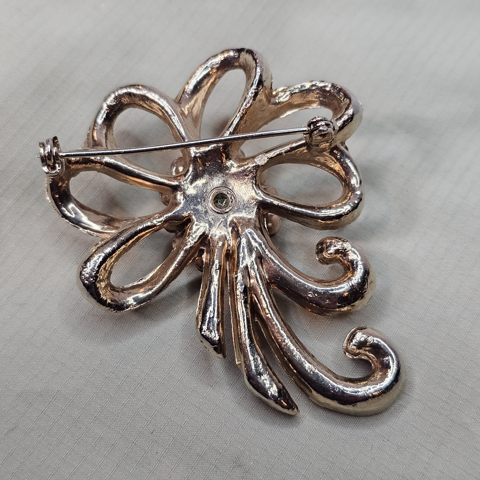 Vintage Art Noveau Style Gold Tone Red & Clear Rhinestone Fancy Bowl Brooch Pin