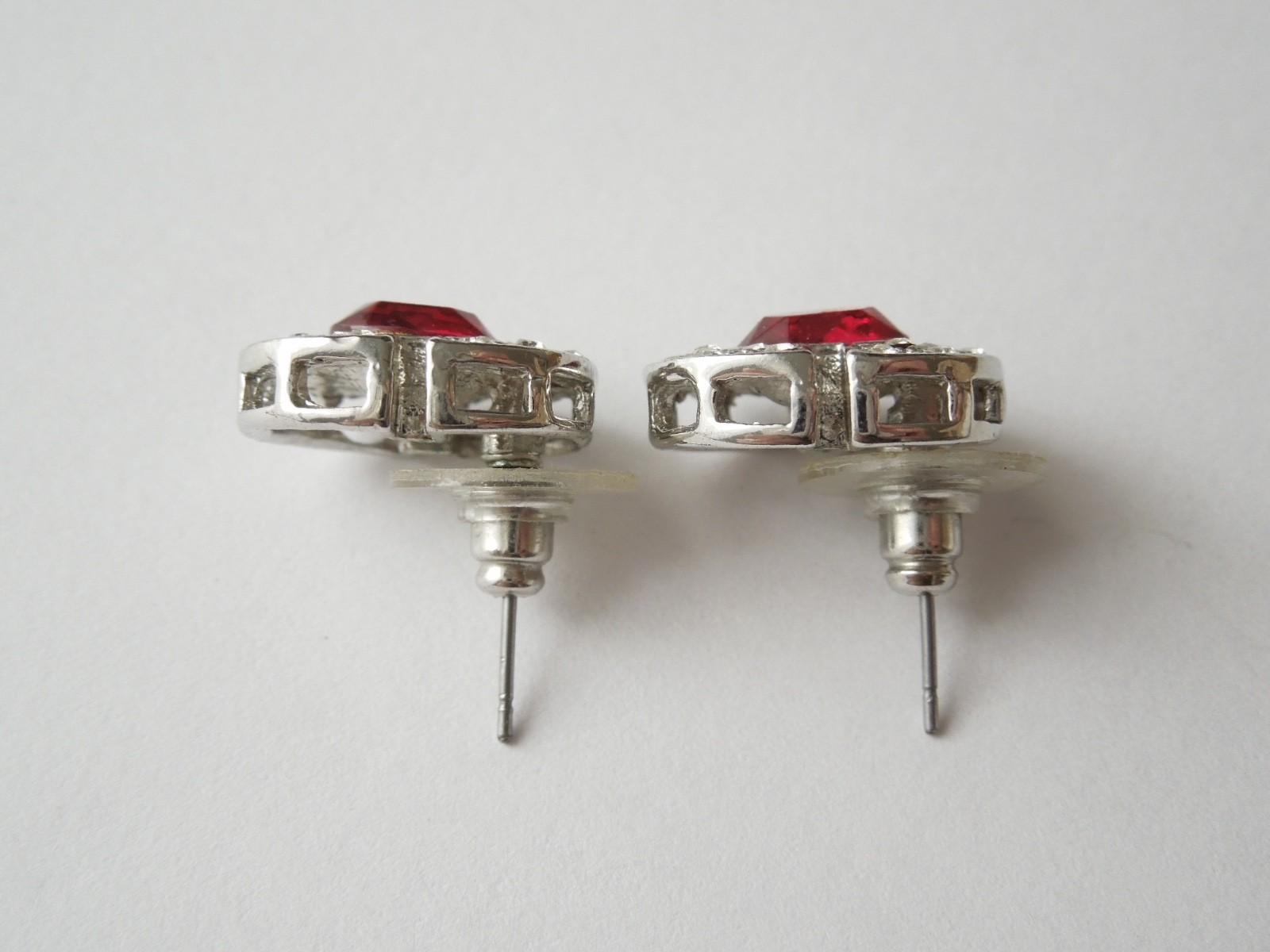 Earrings Studs Silver-Colored Rhinestones Red + Colorless 7.2 G / 1.6 X 1.4 Cm